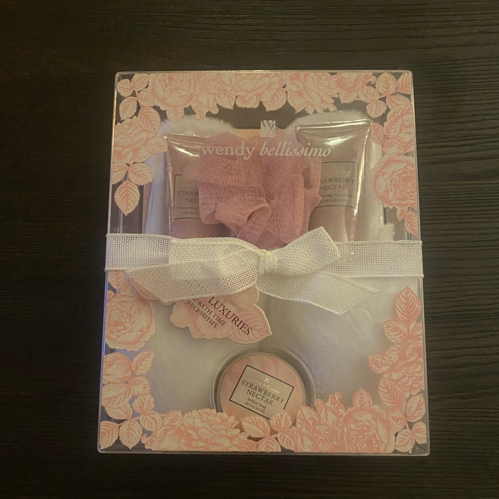 NEW Wendy Bellissimo Luxury Bath Accessories
